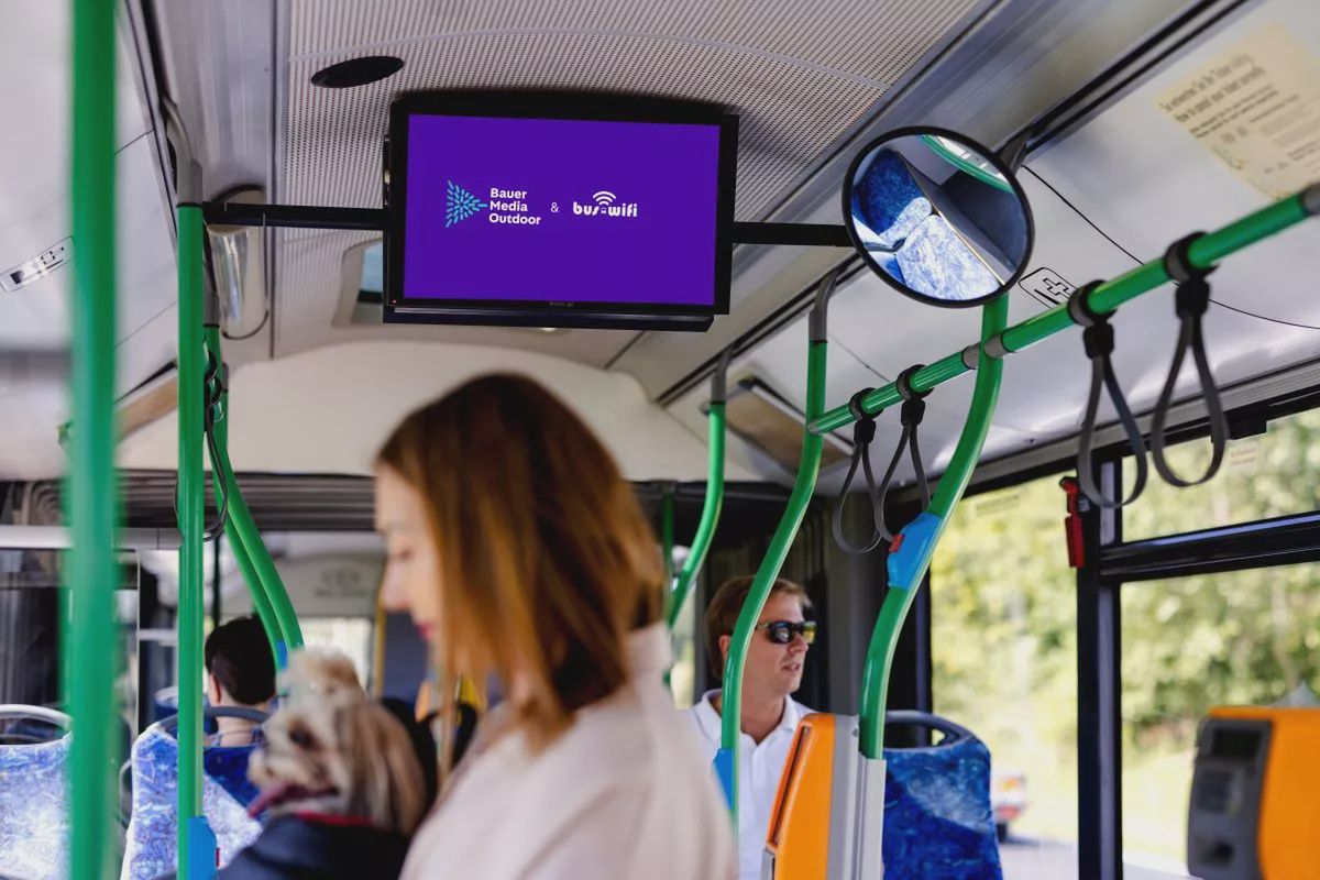 Nowy projekt Bauer Media Outdoor Poland. Kampanie na ekranach w 212 autobusach