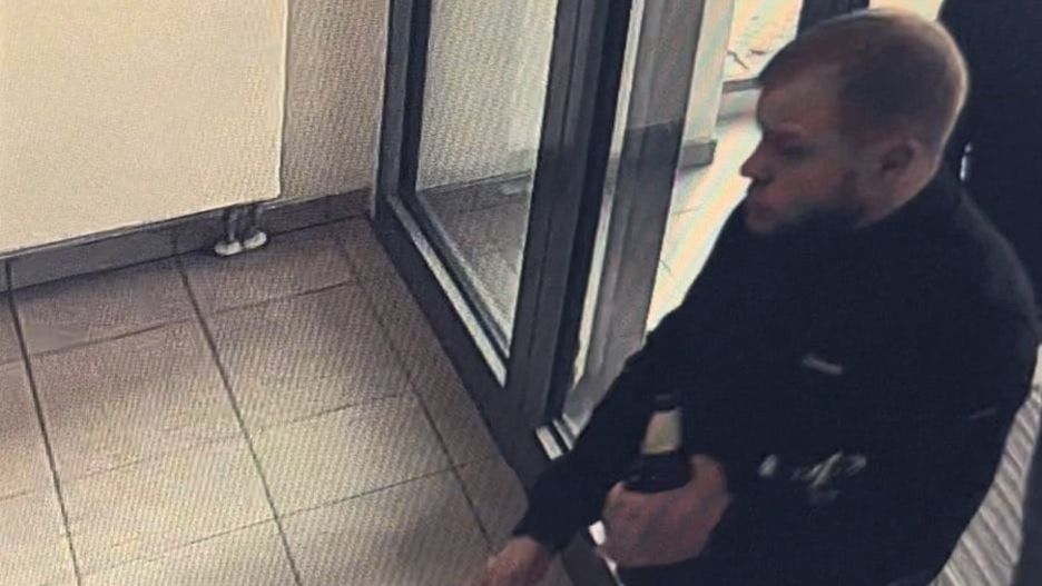 Ten mężczyzna może mieć związek ze sprawą gwałtu