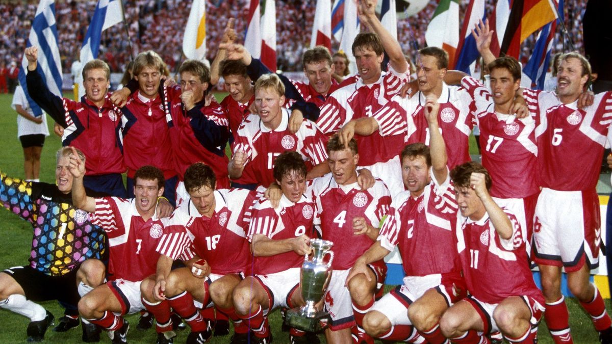 Zdjęcie okładkowe artykułu: Getty Images / Dania po triumfie na Euro 1992