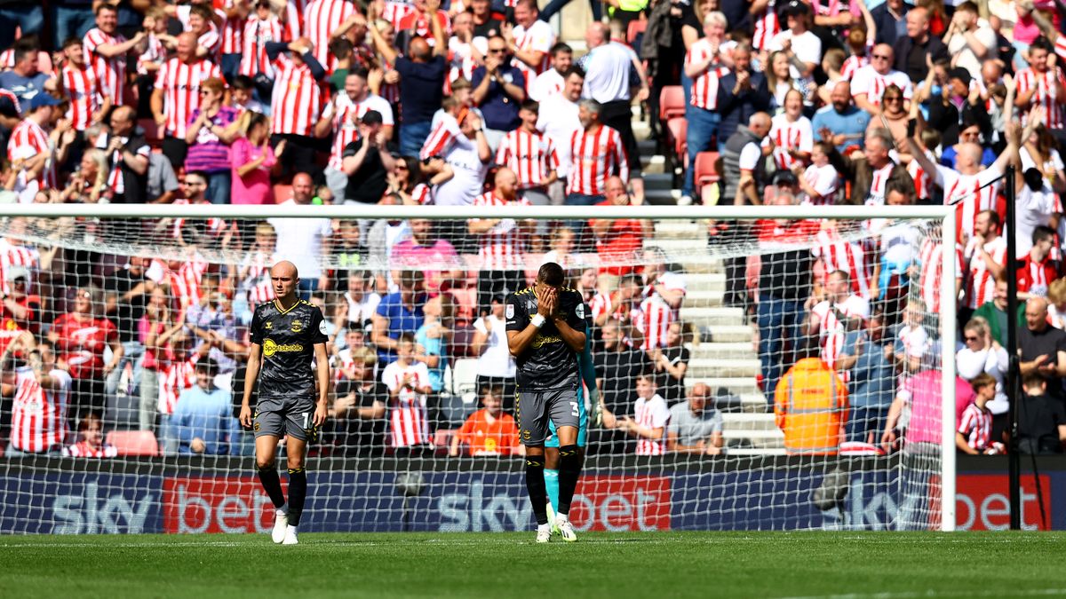 Zdjęcie okładkowe artykułu: Getty Images / Matt Watson/Southampton FC / Na zdjęciu: Jan Bednarek (z prawej) załamany po jednej ze straconych bramek