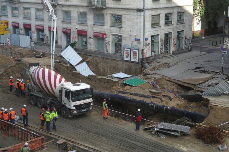 Budowa metra w Warszawie. Trzy osoby wróciły do ewakuowanego budynku mieszkalnego