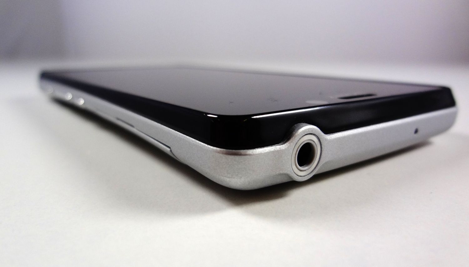 Sony Xperia T - jaki jest telefon Bonda? [test] 4