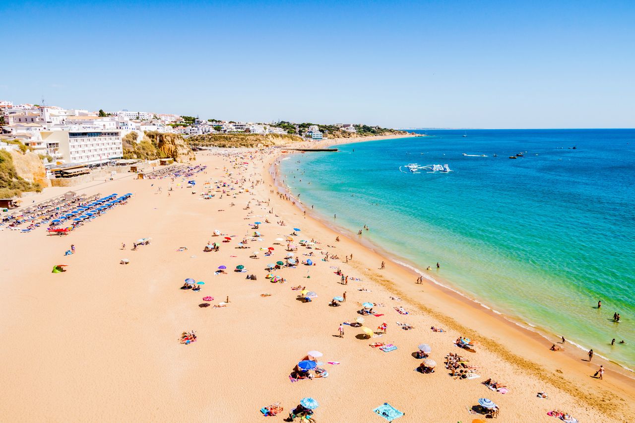 Algarve kusi nie tylko rajskimi plażami