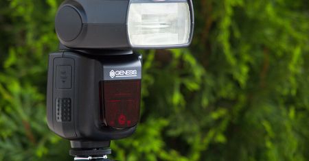 Genesis Stroboss 58N – flesz bez „paluszków” [test]