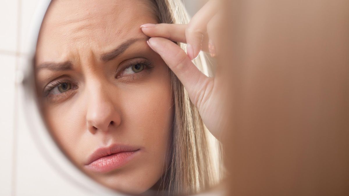 Jedną z przyczyn powstawania wyprysków na powiekach może być alergia kontaktowa