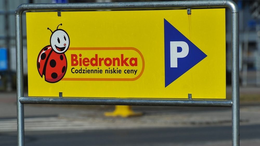 Biedronka zaparkowała przez zakaz handlu. Analitycy uważają, że to tylko chwilowo