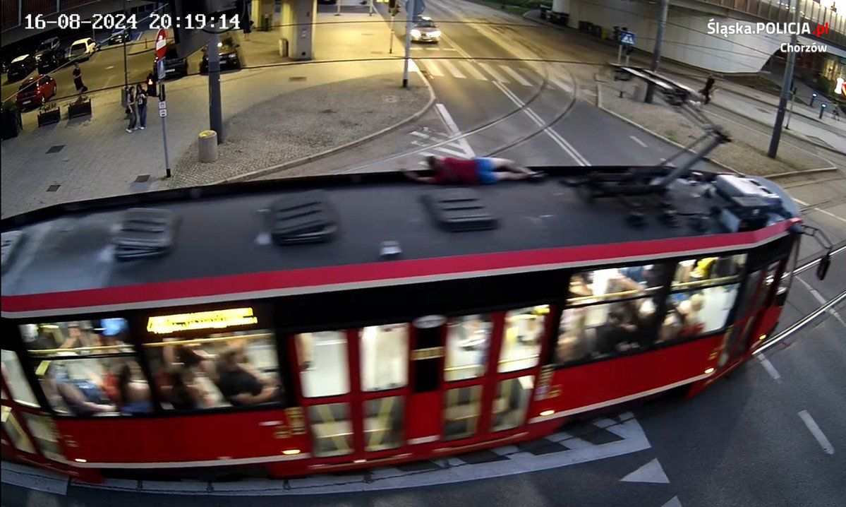 34-latek ukarany za jazdę na dachu tramwaju.