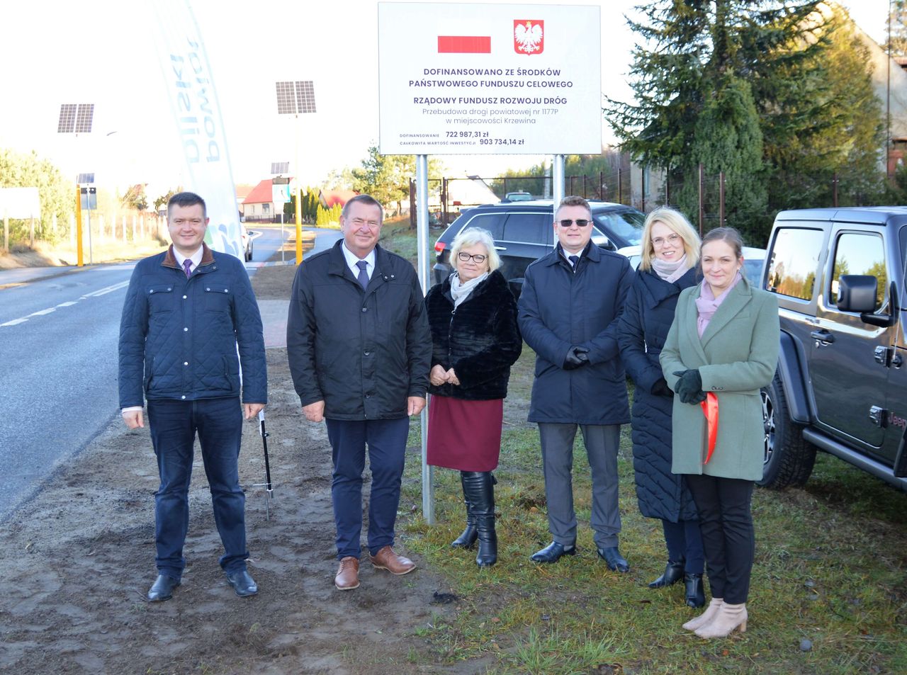 Kilometr nowej drogi w Krzewinie w gminie Kaczory