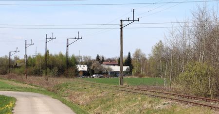 Piły i siekiery pójdą w ruch. To pierwszy krok do reaktywacji linii kolejowej 103 z Trzebini do Wadowic. Zyska też Oświęcim