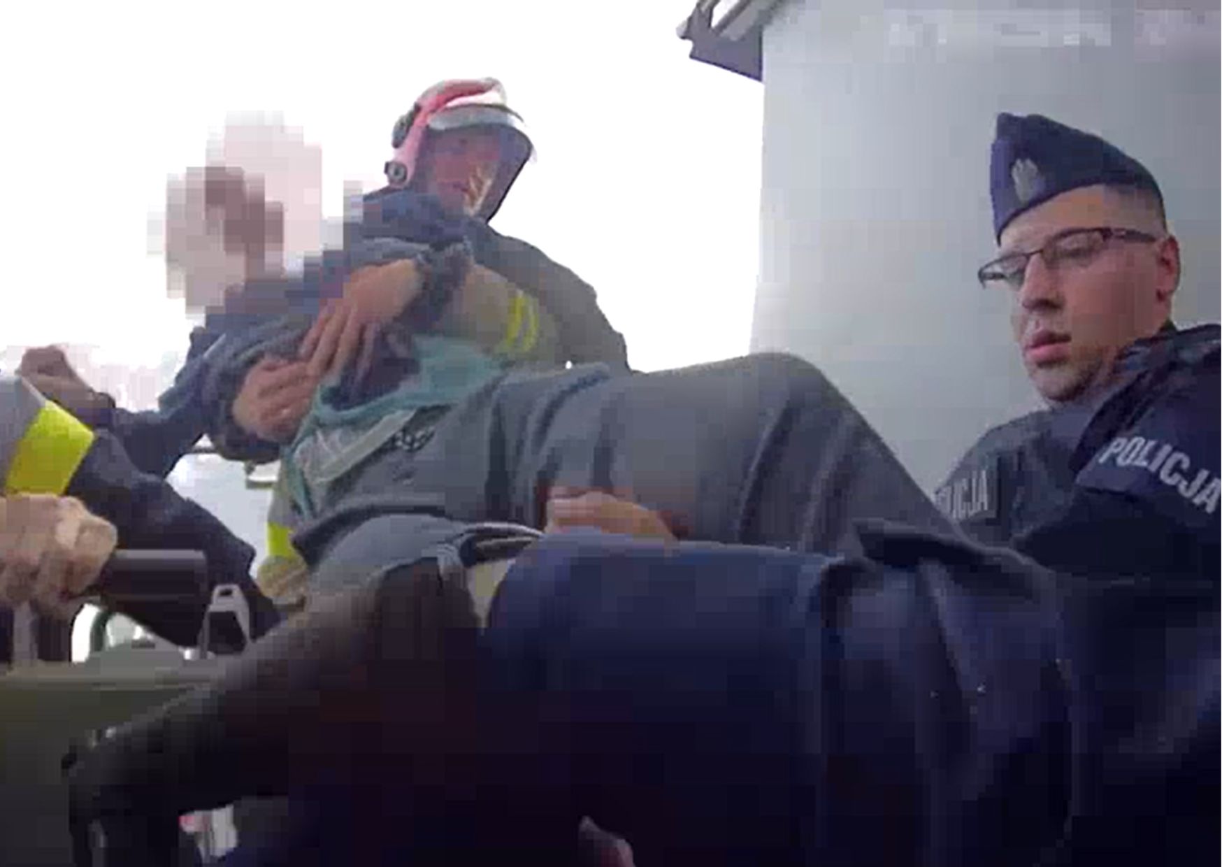 Pożar w DPS. Policjanci i strażacy rusyzli na pomoc seniorom