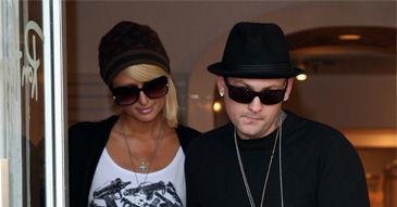 Chłopak Paris Hilton potrącił dziennikarza!