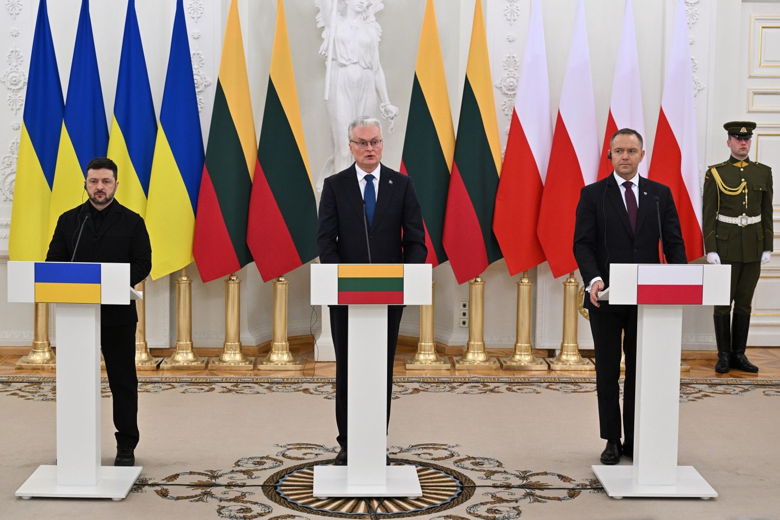 wiadomości,aktualności,WP Wiadomości Ukraina w Unii Europejskiej: Nawrocki studzi oczekiwania Zełenskiego