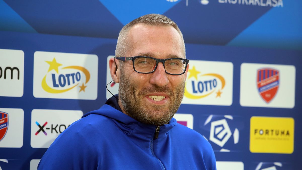 PAP / Waldemar Deska / Na zdjęciu: trener Marek Papszun