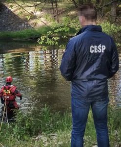 Zatrzymano kolejnych członków gangu. Policja odzyskała 4 sejfy i broń