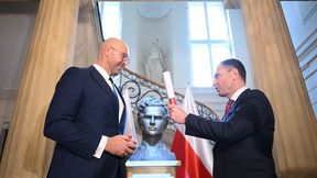 Nitras przekazał stery nowemu ministrowi. Tylko spójrz, co mu wręczył