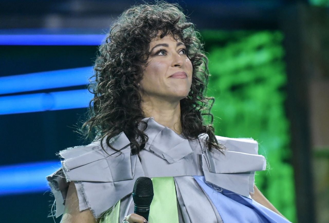 Jak dbać o kręcone włosy? 