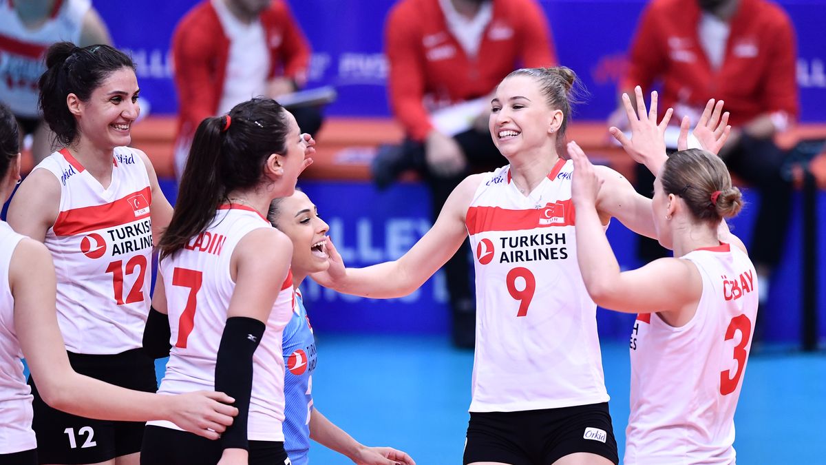 Zdjęcie okładkowe artykułu: Materiały prasowe / FIVB / Na zdjęciu: siatkarki reprezentacji Turcji