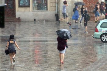 Noc na Lubelszczyźnie minęła spokojnie. Ostrzeżenia nadal obowiązują. Jaka prognoza na najbliższe dni?