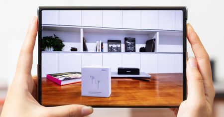 Twój telefon tak nie potrafi - OPPO X 2021 sam się rozwinie i sam się zwinie