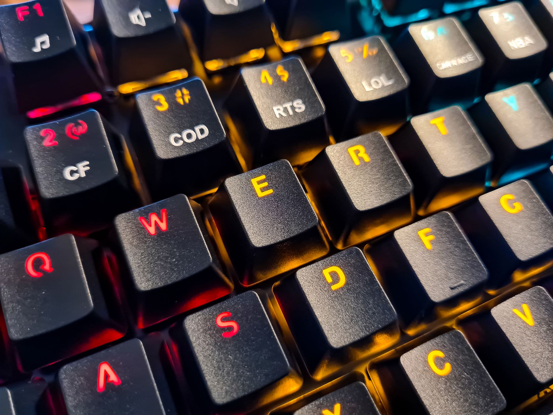 Słuchawki Havit H2018U USB 7.1 i klawiatura mechaniczna KB857L: Zestaw tylko dla graczy? 24