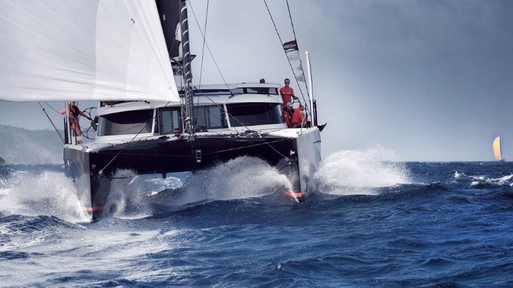 Materiały prasowe / Jacek Bonecki / Na zdjęciu: Załoga R-Six Team 6601 podczas regat Antigua Sailing Week 2018