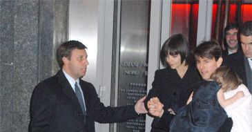 Tom wysyła Katie na obóz szkoleniowy!
