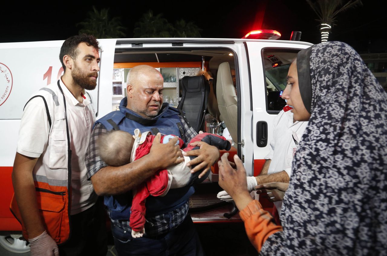 Tragedy of Al-Jazeera reporter. He lost his wife, daughter, and son in Gaza
