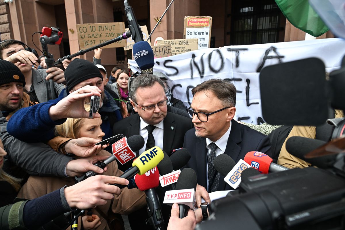 Andrzej Szejna i rzecznik MSZ Paweł Wroński