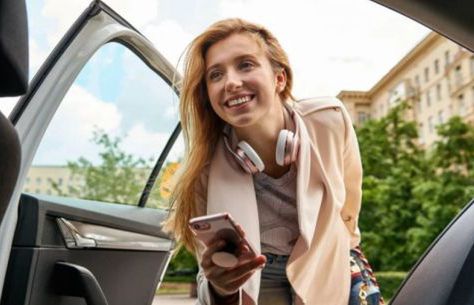 W Polsce rusza Uber Connect. Szybkie przesyłki kurierskie w cenie przejazdu osobowego