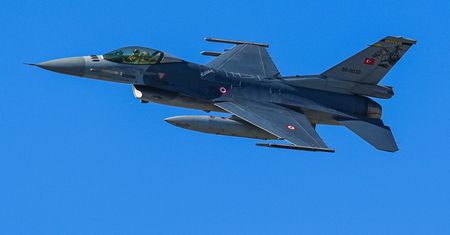 Turcja wysyła myśliwce blisko Rosji. Wzmocnią NATO