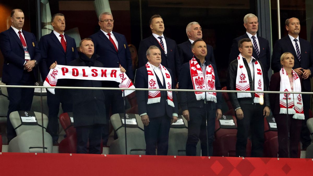 Prezydent pojawił się na meczu w dniu wprowadzenia rozporządzenia o stanie wyjątkowym 