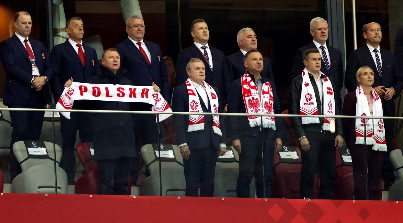 Internauci zażenowani. Zdjęcia Andrzeja Dudy z meczu obiegły sieć