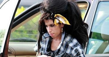 Mąż Amy Winehouse chce zostać milionerem!