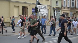 Grudziądz: Policjanci rozliczają uczestników manifestacji "Stop nielegalnej imigracji". Do ukarania kilkadziesiąt osób!