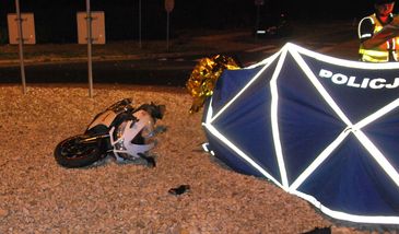 Pijany jechał bez kasku. Pasażer w szpitalu, motocyklista nie żyje