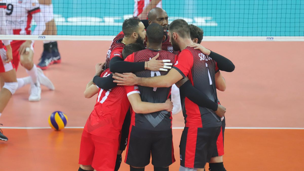 WP SportoweFakty / Tomasz Kudala / Na zdjęciu: siatkarze Cucine Lube Civitanova