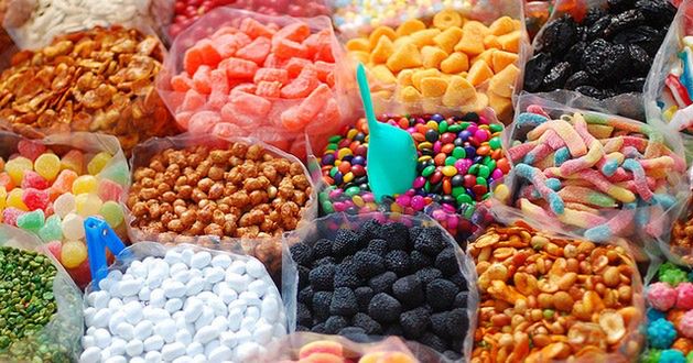 Otmuchów rozważa rezygnację z produkcji słodyczy w Brzegu