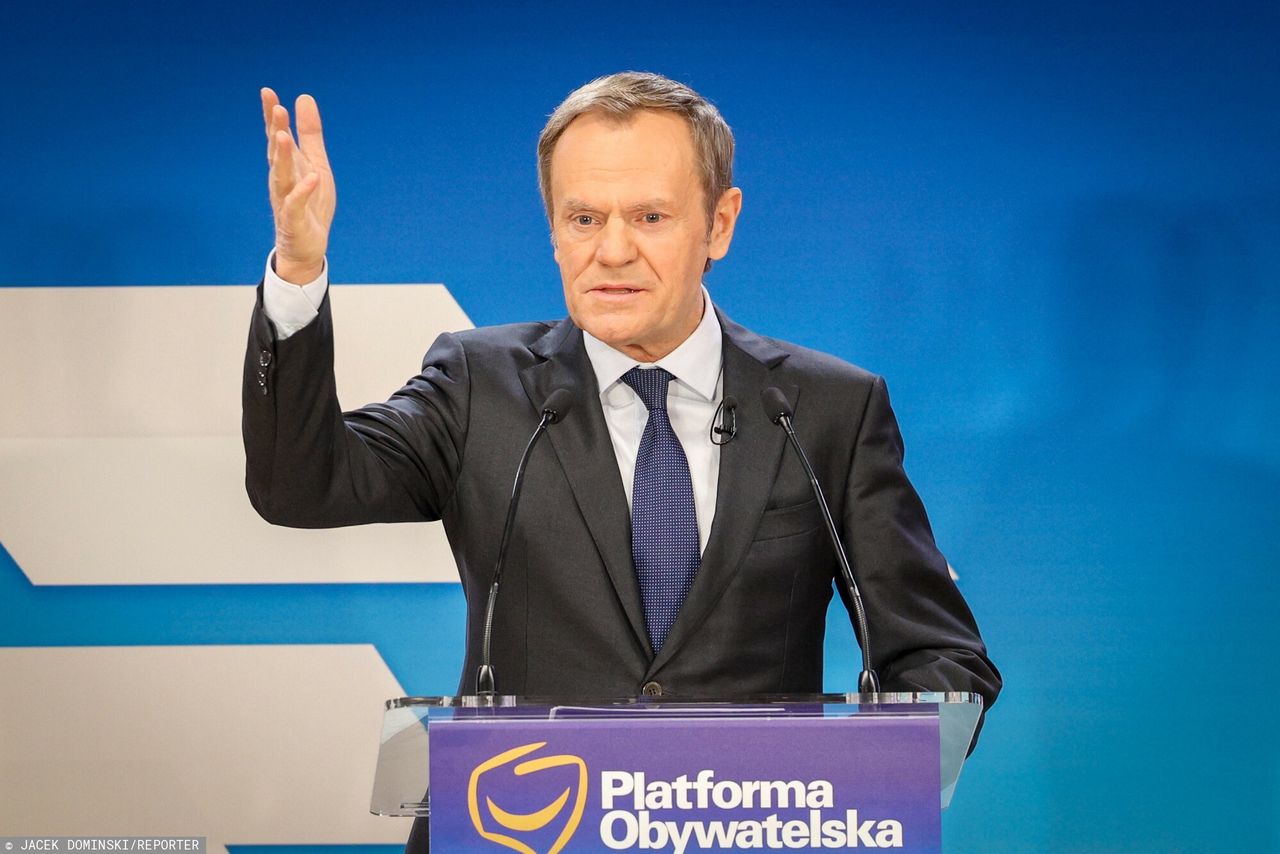 Donald Tusk o walce z pandemią COVID-19. Oberwało się Jarosławowi Kaczyńskiemu 