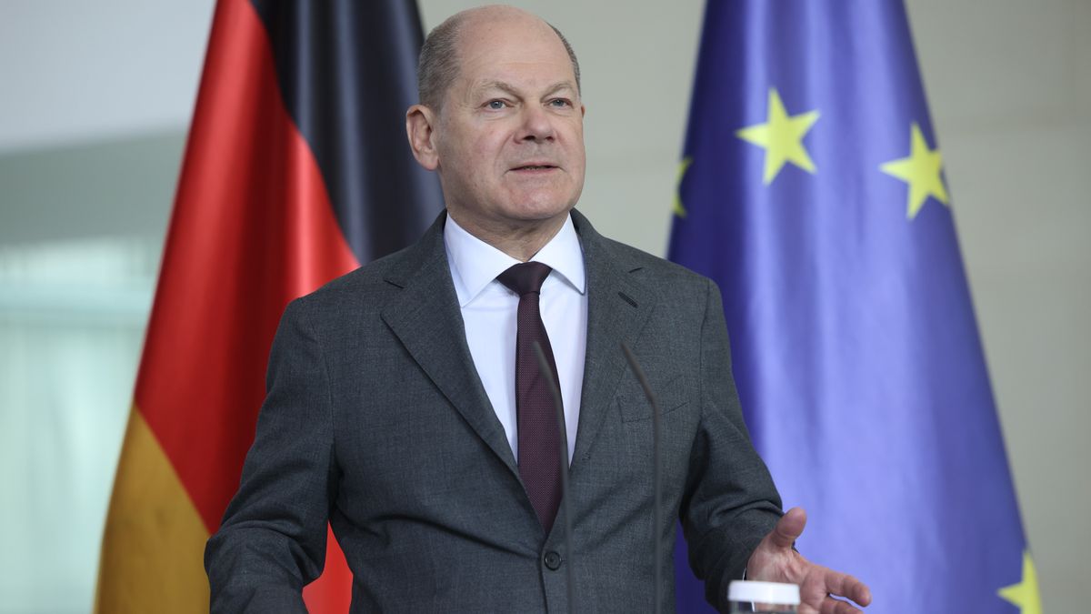 German Chancellor Olaf Scholz attends a joint press statement with NATO Secretary General Stoltenberg in Berlin, Germany, 26 April 2024. Stoltenberg is on a two-day official visit to Germany. EPA/CLEMENS BILAN Dostawca: PAP/EPA.