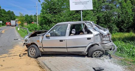 Wjechał w ciężarówkę. Interweniował śmigłowiec LPR