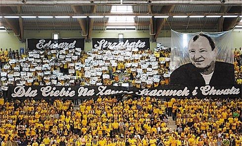 W Kielcach trener Strząbała był niezwykle ceniony, źródło: Ultras Iskra Kielce (Facebook)