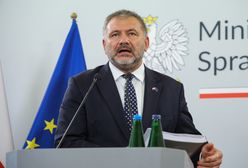 System autorytarny w Polsce? Żurek pokazał raport o represjach