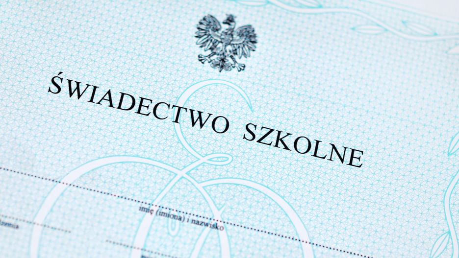 Oceny na świadectwach szkolnych zawsze wzbudzają wiele emocji