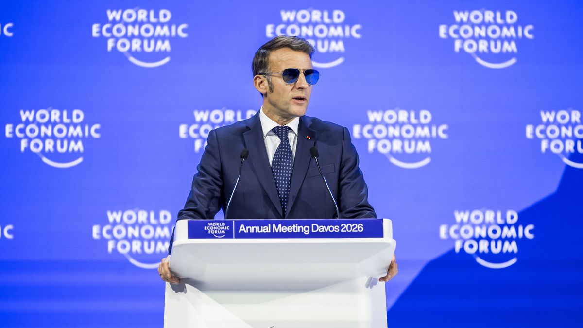 French President Emmanuel Macron speaks during a plenary session at the Congress Hall during the 56th annual meeting of the World Economic Forum (WEF) in Davos, Switzerland, 20 January 2026. The meeting, held under the theme 'A Spirit of Dialogue,' brings together entrepreneurs, scientists, and corporate and political leaders and runs from 19 to 23 January. EPA/GIAN EHRENZELLER Dostawca: PAP/EPA.