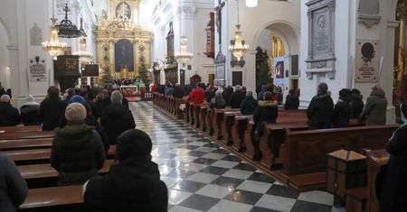 Rośnie liczba apostazji w Polsce. Kościół zbiera dane