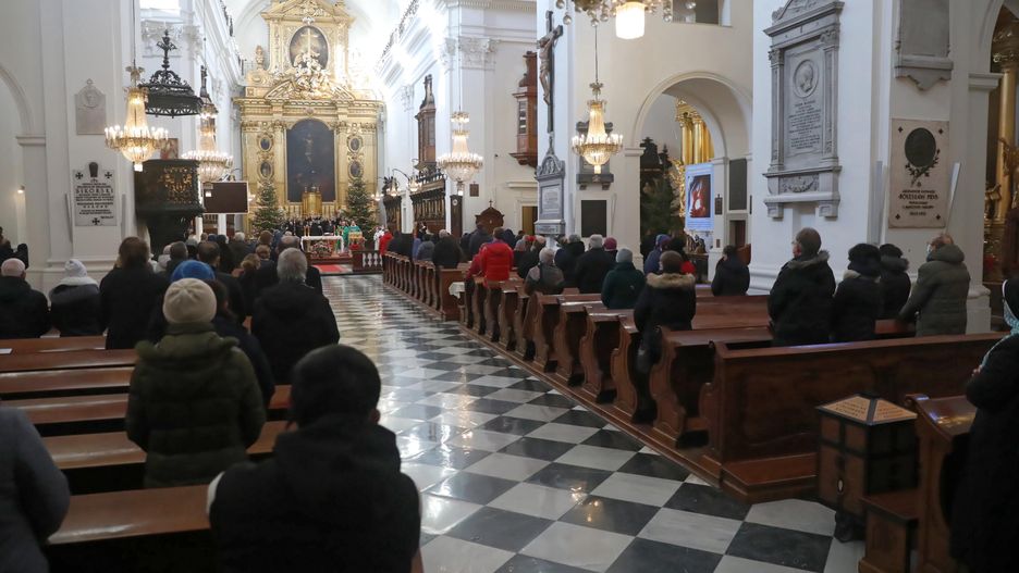 Rośnie liczba apostazji w Polsce. Kościół zbiera dane