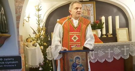 Ksiądz z ambony zwrócił uwagę pani Annie. To go rozjuszyło
