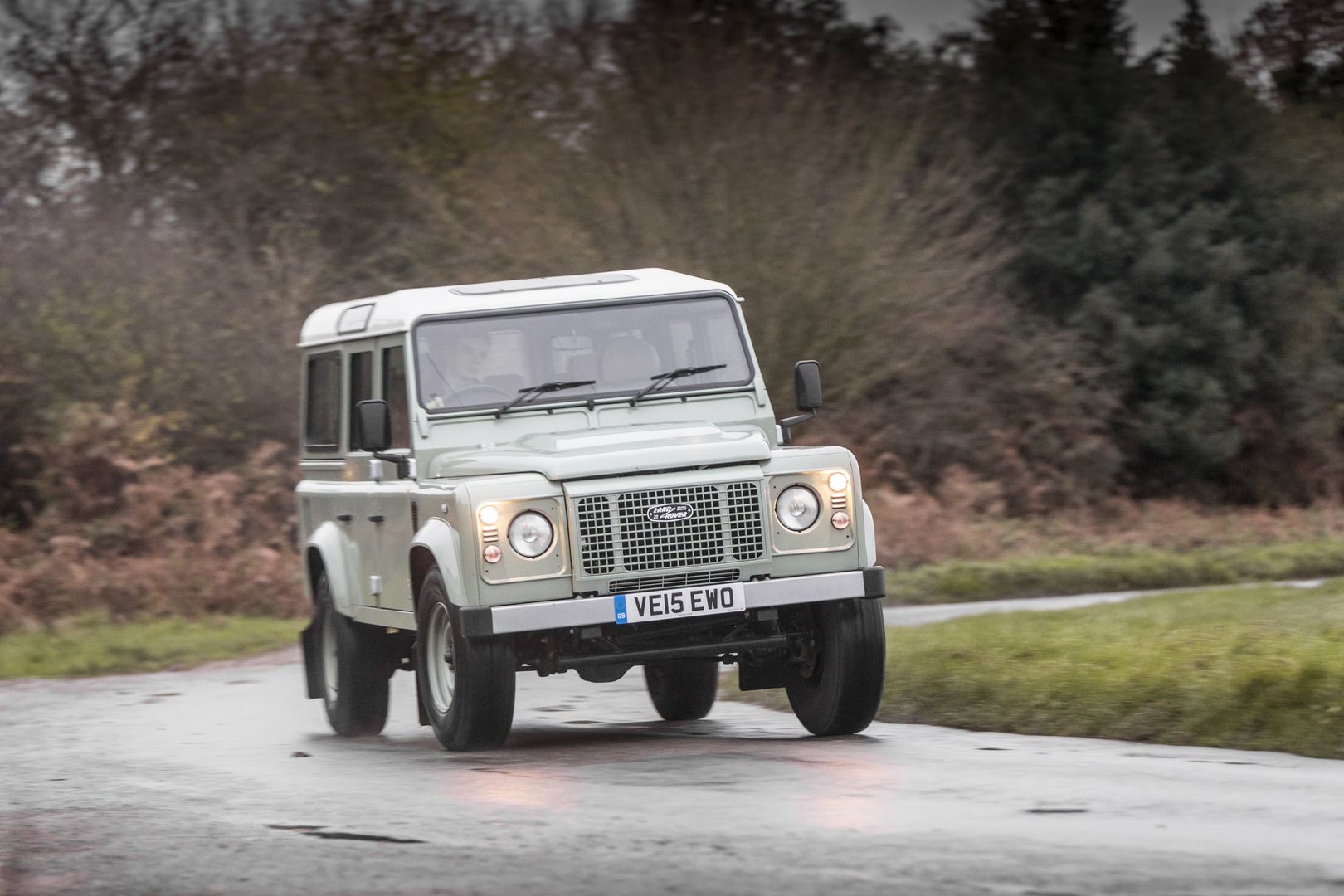 Land Rover Defender 110 Heritage UK-spec (2015)