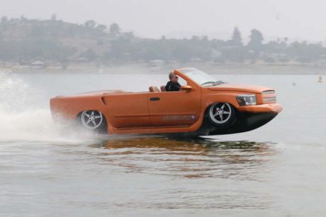 WaterCar Python, czyli najszybsza amfibia z silnikiem od Corvette (wideo)