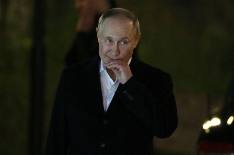 Putin nie może ruszać prawą ręką? Te nagrania dają do myślenia
